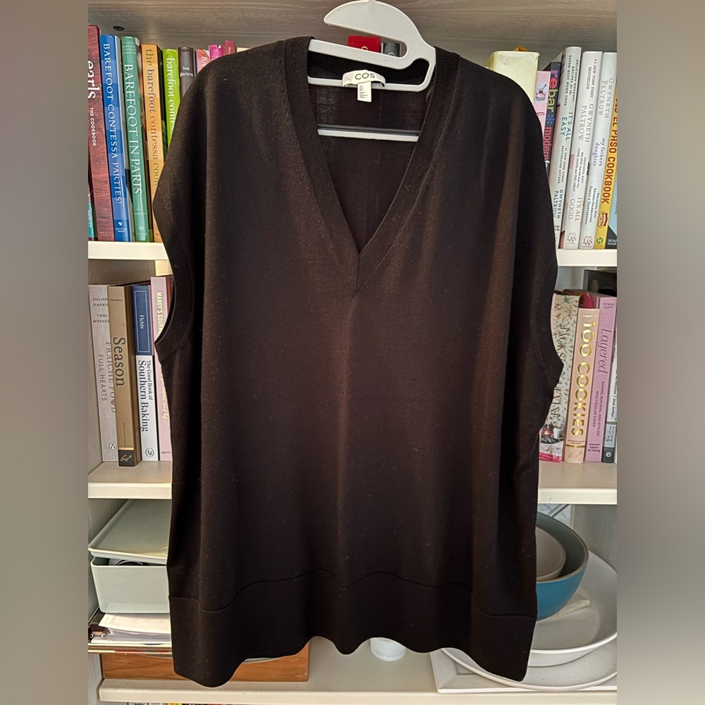 COS Black V-Neck Sleeveless Top